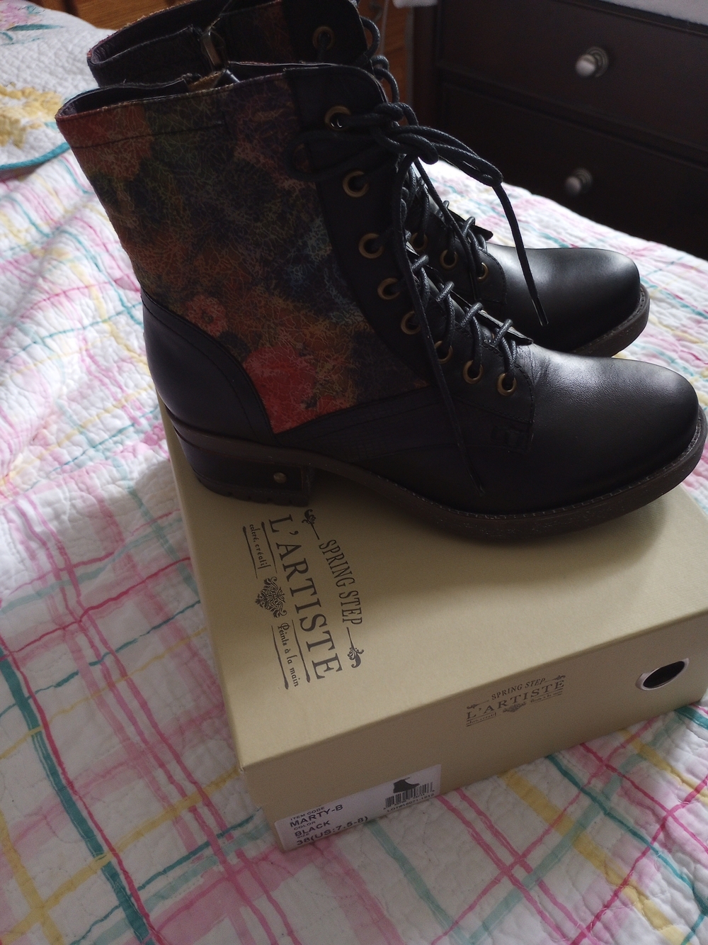 L'ATISTE Black Lace-Up Floral Ankle Boots